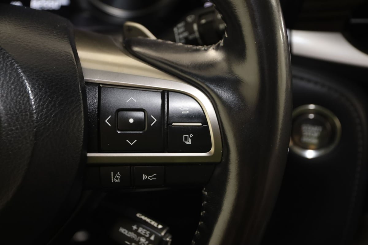 Used 2020 Lexus LX 570 4WD w/ Luxury Package image 39