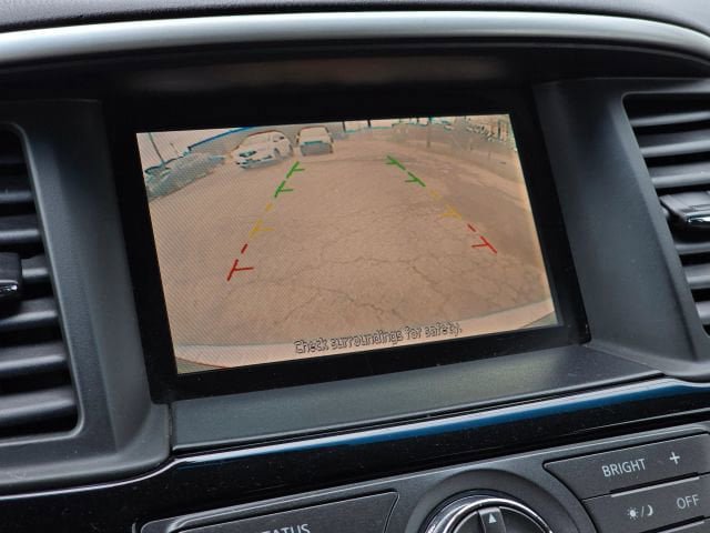 Used 2016 Nissan Pathfinder SV AWD/4WD image 28