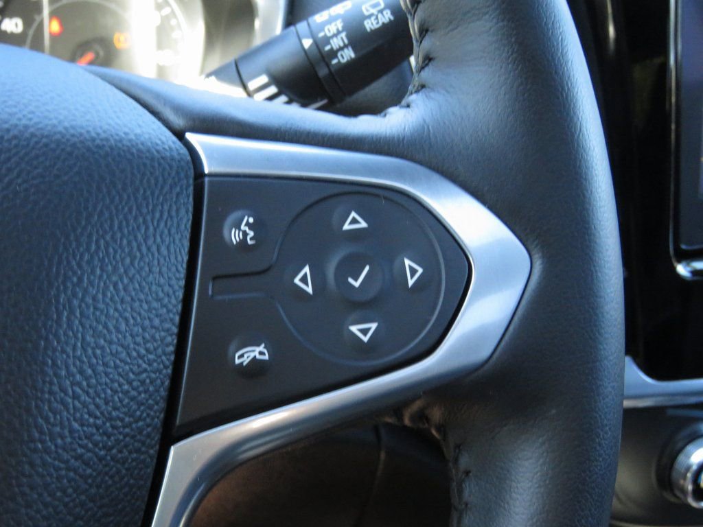 Used 2022 Chevrolet Traverse LT w/ LT Premium Package image 26