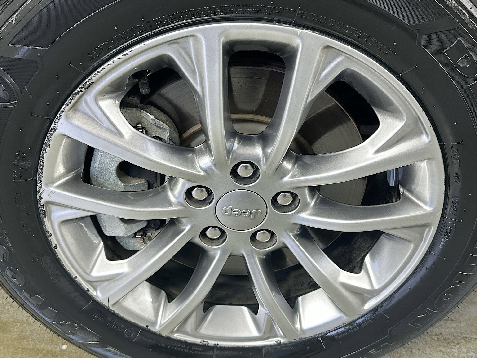 Used 2022 Jeep Cherokee Latitude Lux w/ Sun & Sound Group FWD image 30