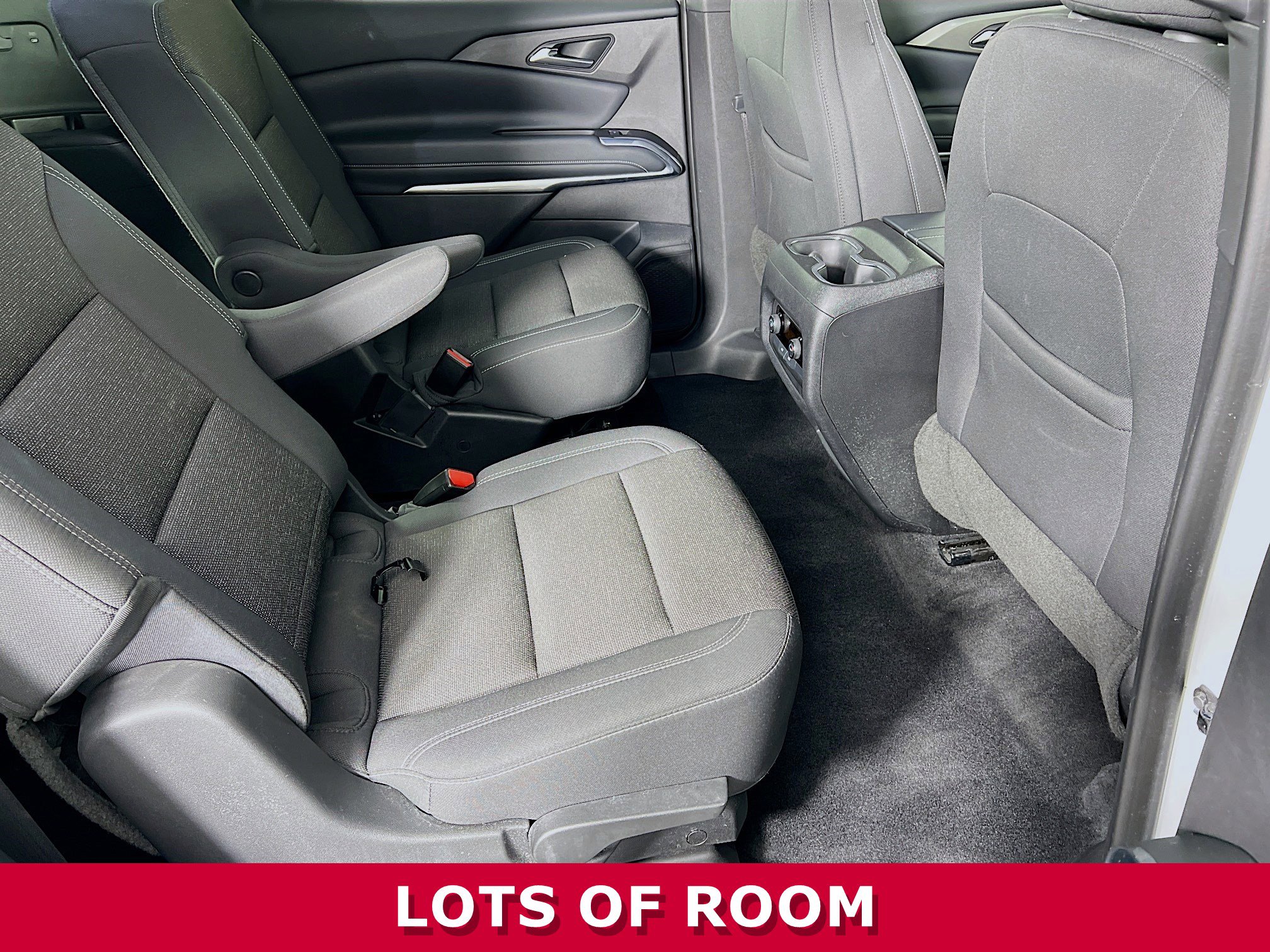 Certified 2025 Chevrolet Traverse LT image 24