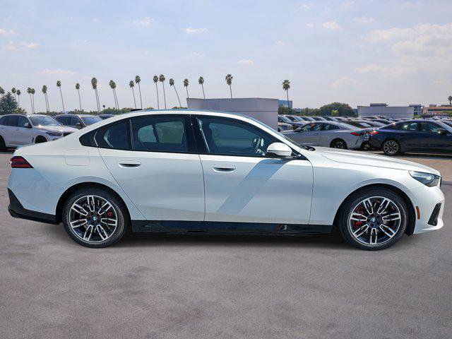 New 2026 BMW 550e xDrive w/ Executive Package image 4