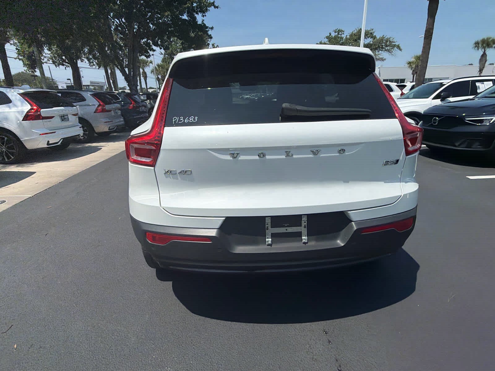 Used 2024 Volvo XC40 B5 Core AWD/4WD image 13