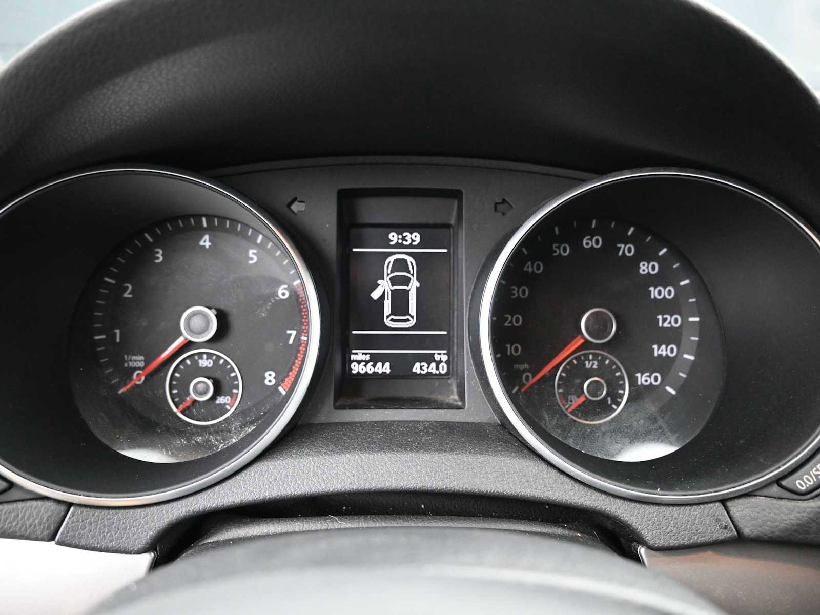 Used 2010 Volkswagen Golf 4-Door image 10