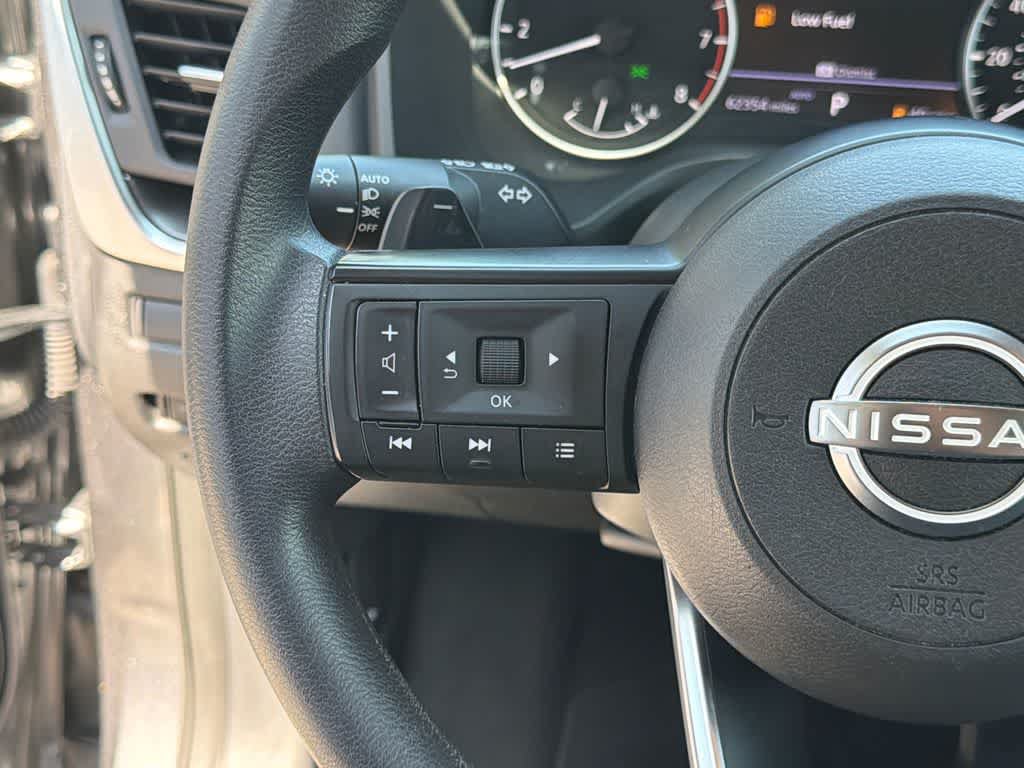 Used 2024 Nissan Rogue SV AWD/4WD image 23