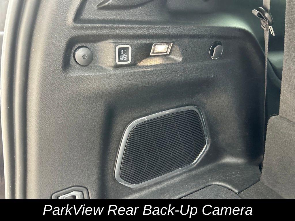 Used 2023 Jeep Grand Cherokee L Limited w/ Black Appearance Package image 28