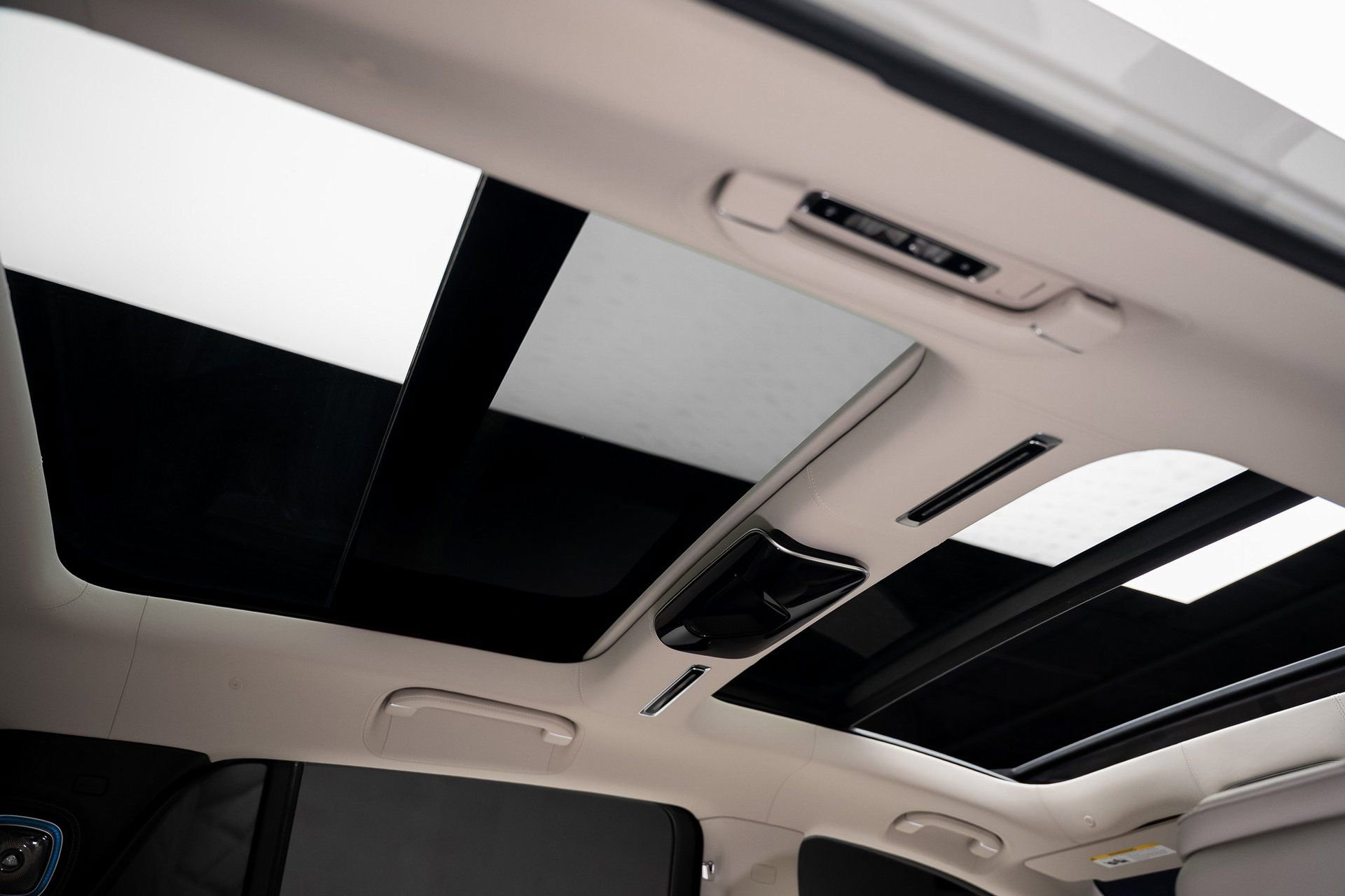 Used 2024 Mercedes-Benz Maybach EQS 680 4MATIC image 72