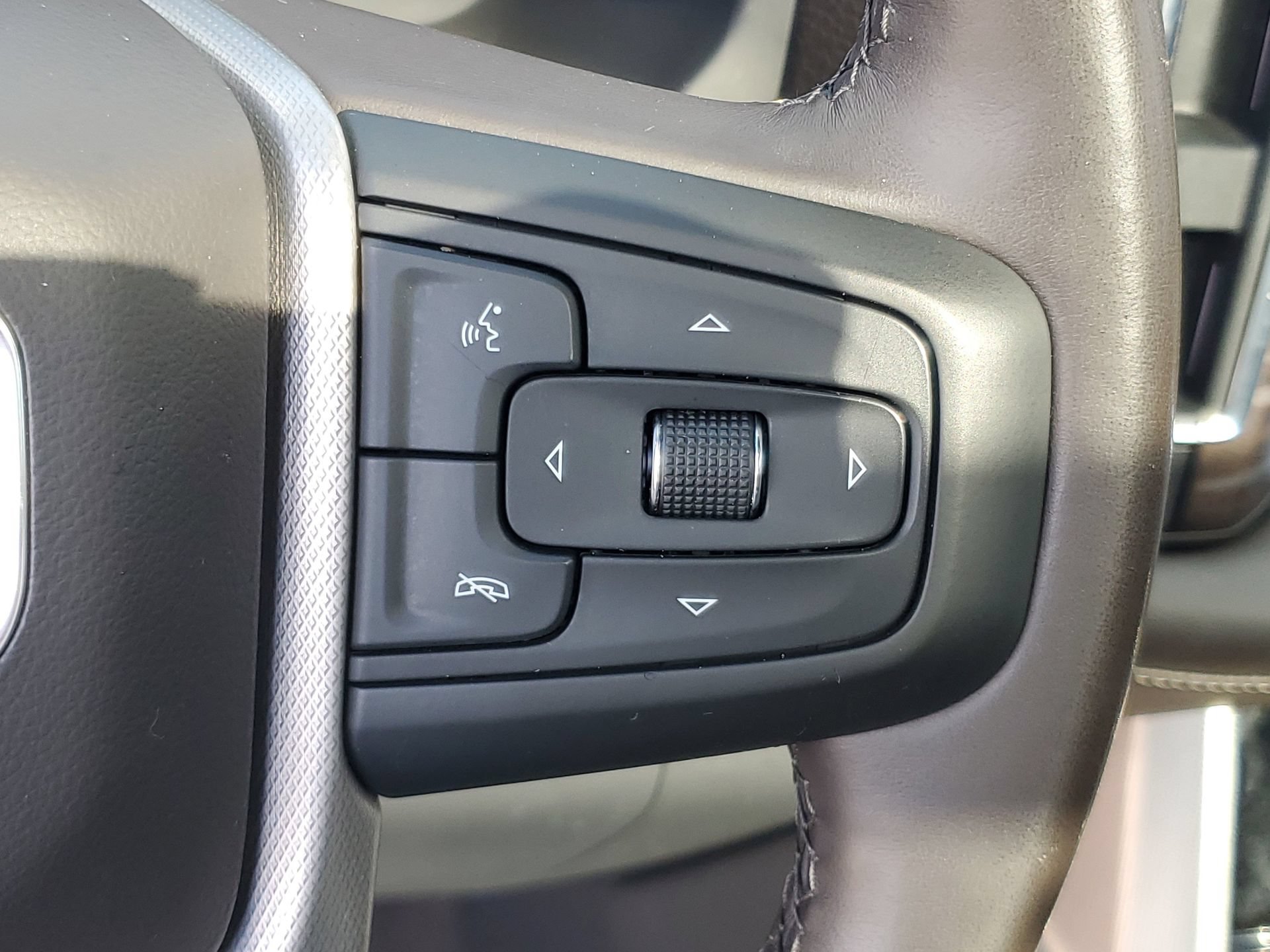 Used 2022 GMC Yukon Denali AWD/4WD image 29
