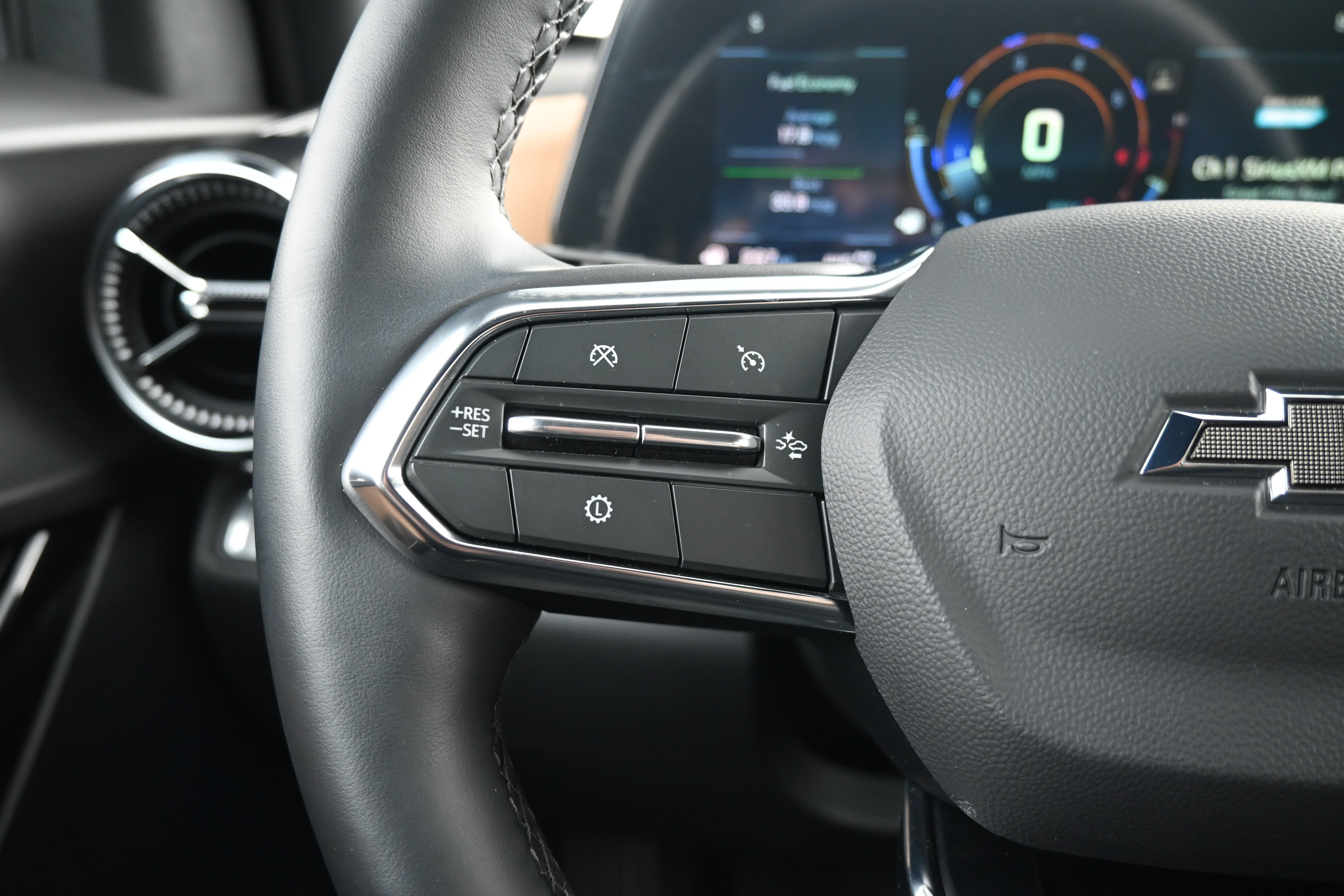 New 2026 Chevrolet Equinox ACTIV w/ Safety and Technology Package AWD/4WD image 18