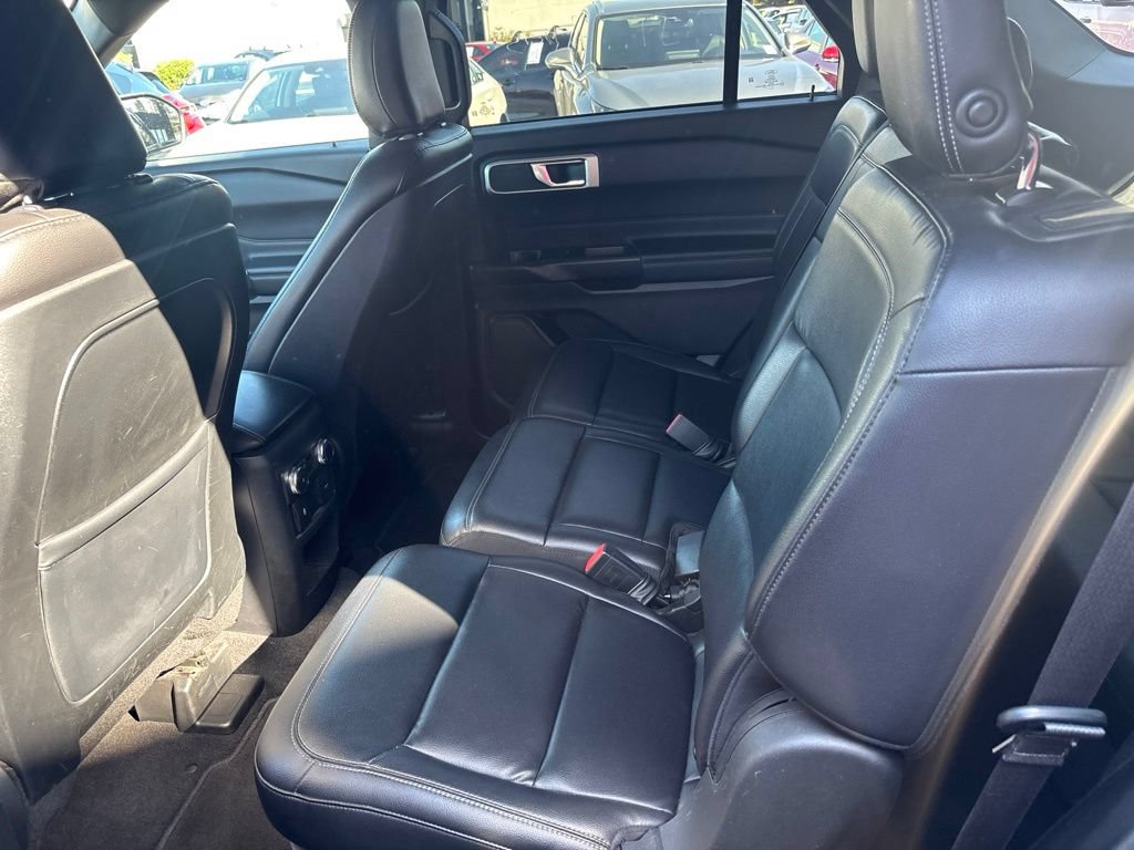 Used 2020 Ford Explorer XLT w/ Equipment Group 202A RWD image 15