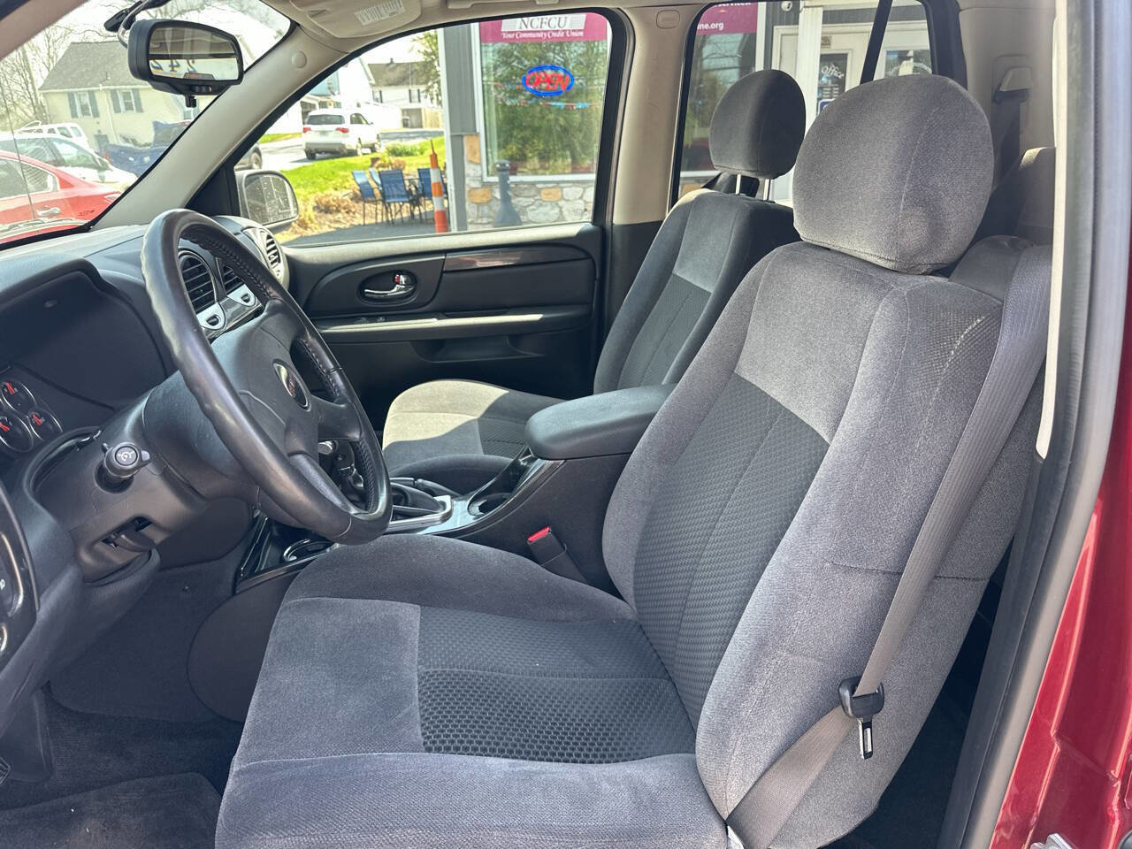 Used 2007 GMC Envoy SLE RWD image 8