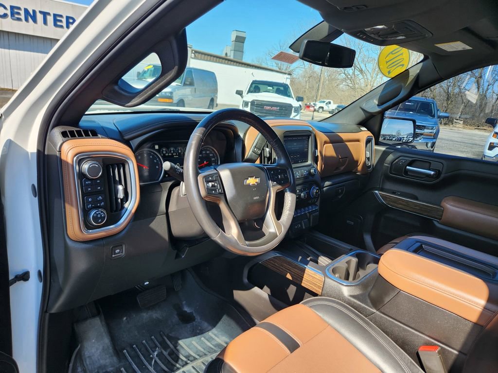 Used 2019 Chevrolet Silverado 1500 High Country AWD/4WD image 2
