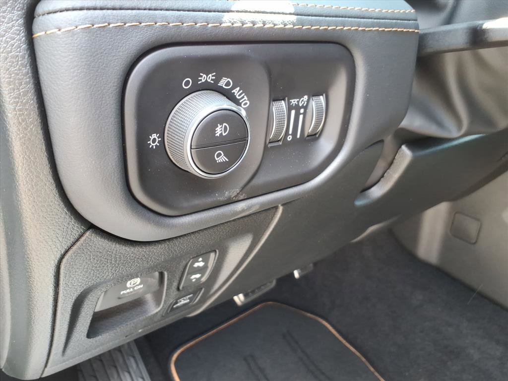 New 2026 RAM 1500 Tungsten w/ Trailer Tow Group AWD/4WD image 23