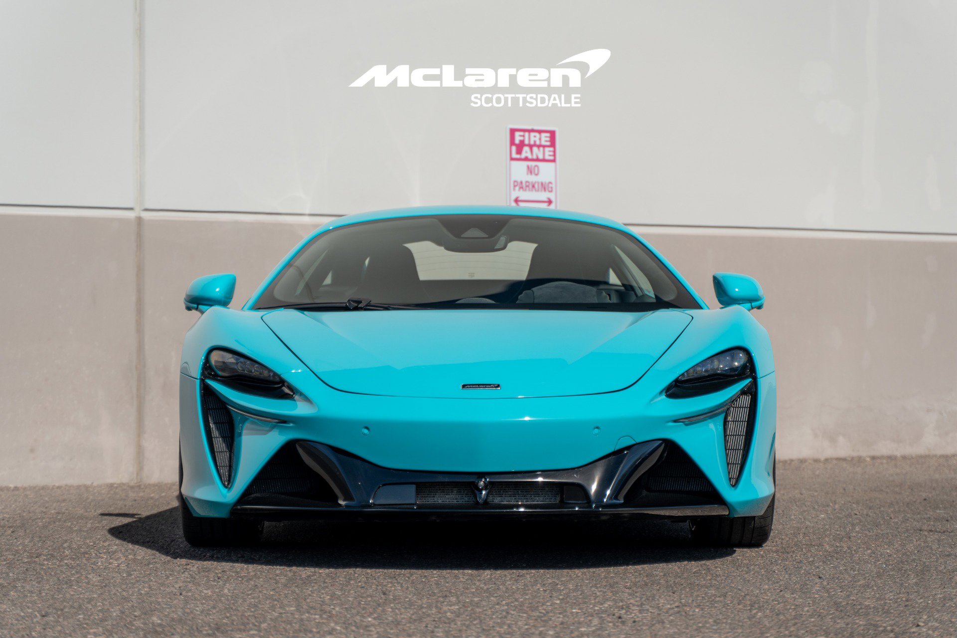 Used 2024 McLaren Artura image 10