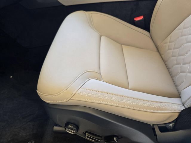 New 2025 Volvo XC90 T8 Core image 26