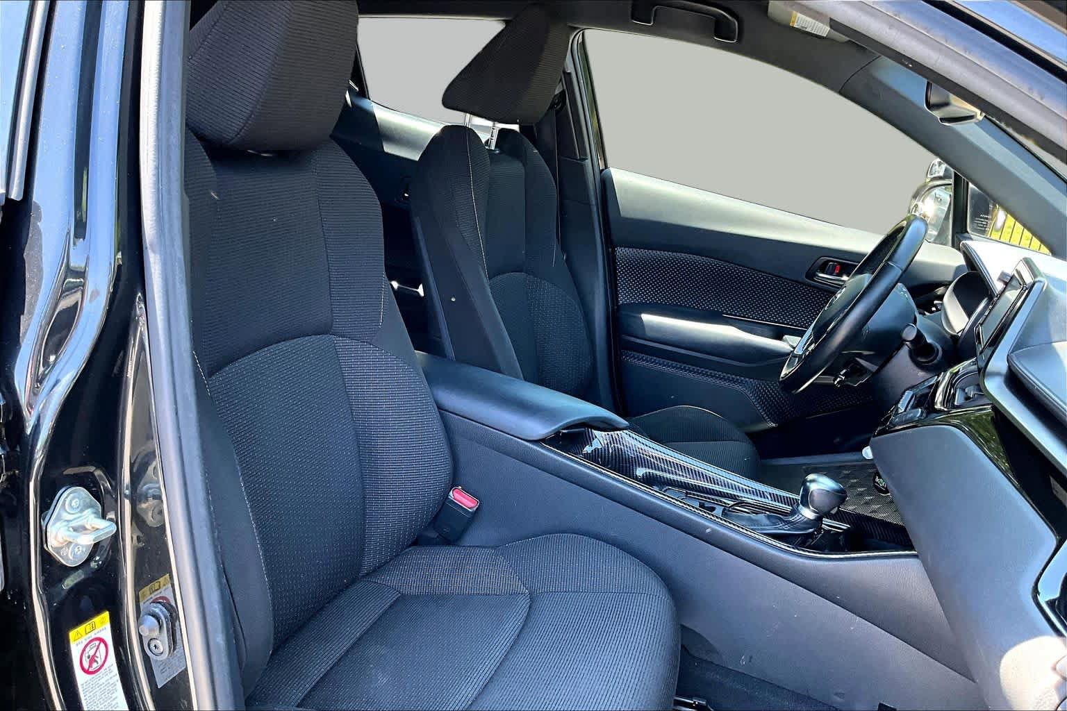 Used 2018 Toyota C-HR XLE FWD image 9