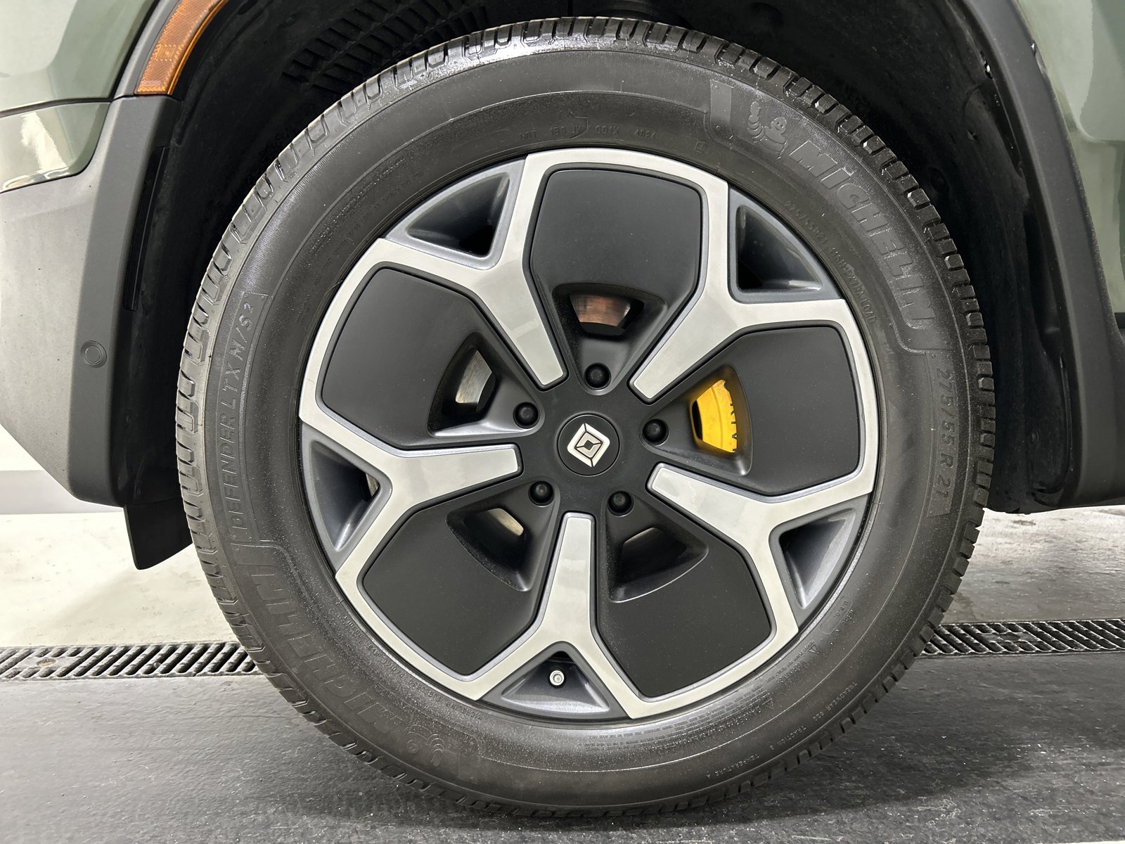 Used 2022 Rivian R1T Adventure image 9