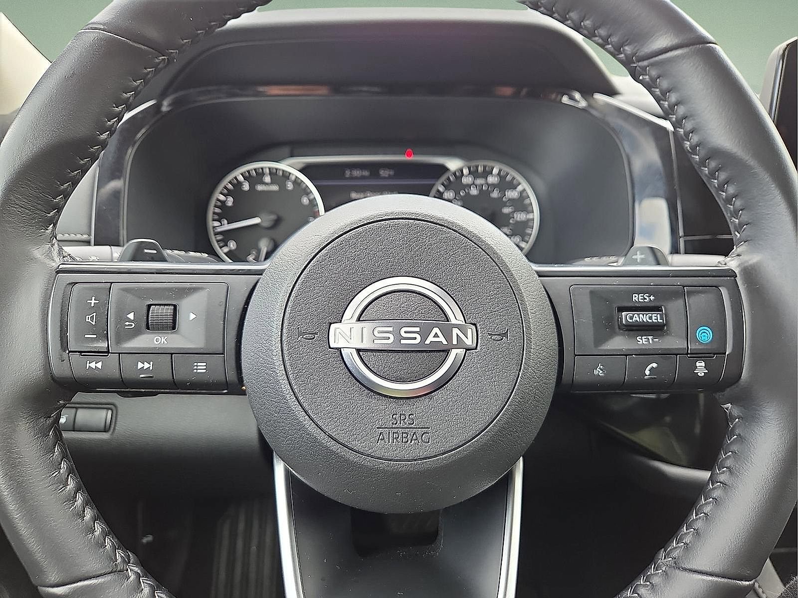 Used 2025 Nissan Pathfinder SV FWD image 24