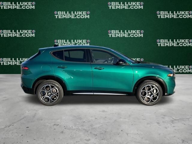 Used 2024 Alfa Romeo Tonale Ti AWD/4WD image 4