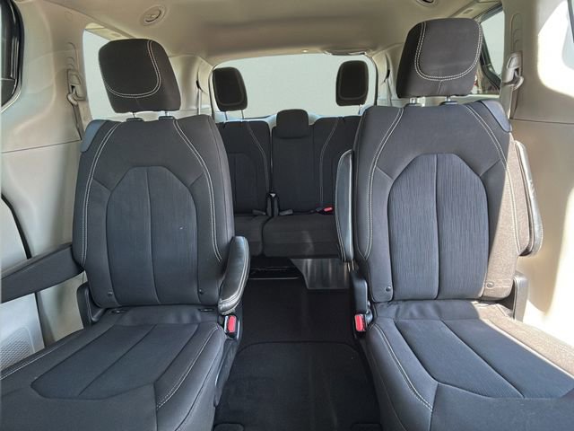 Used 2023 Chrysler Voyager LX FWD image 18