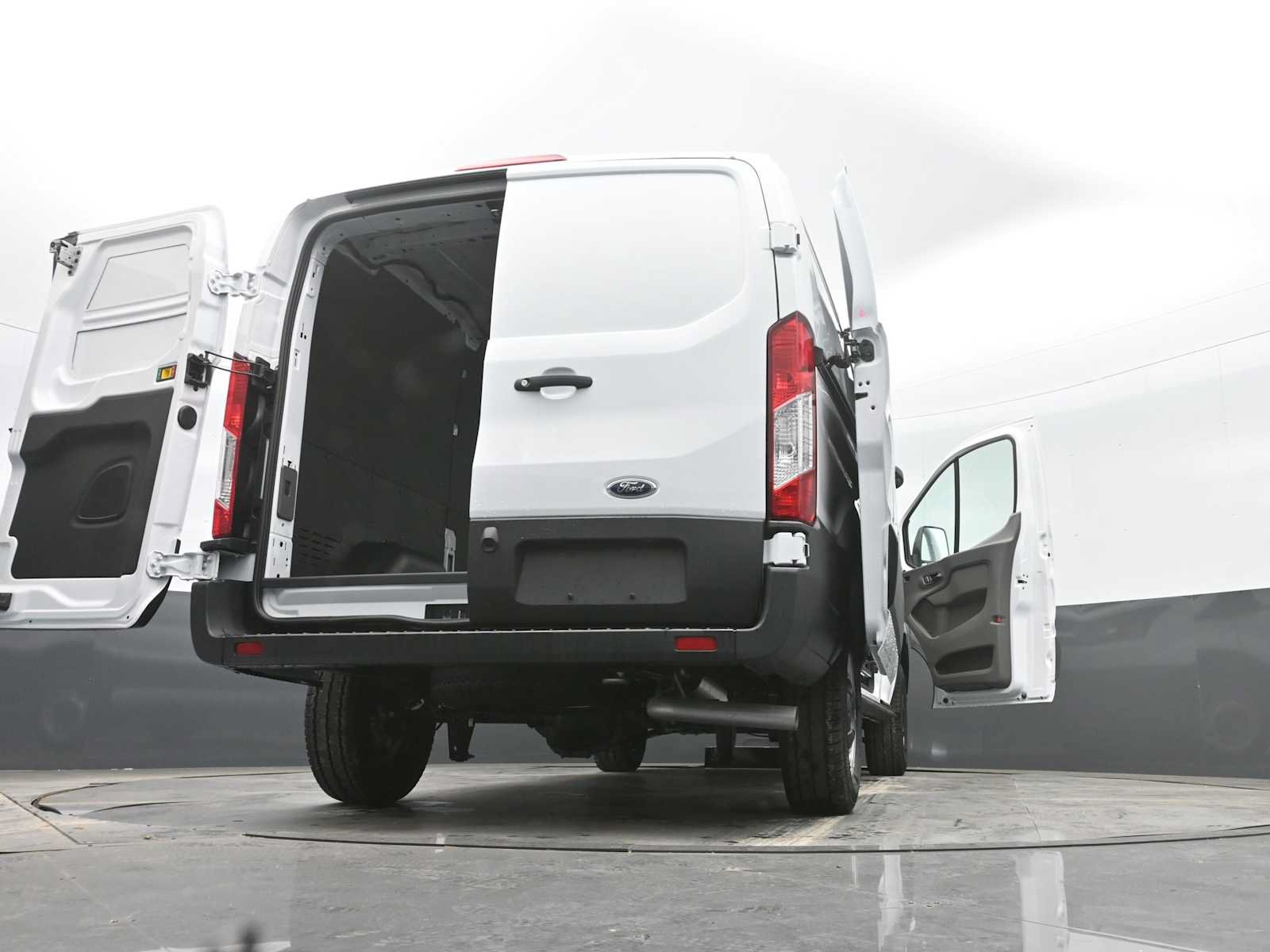 New 2024 Ford Transit 250 148 Medium Roof RWD image 42