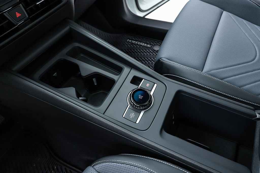 New 2026 Volkswagen Tiguan SE image 24