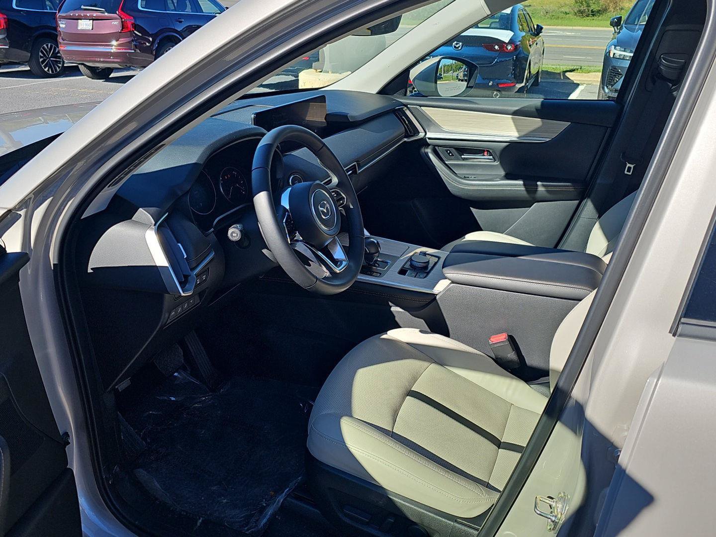 Used 2026 MAZDA CX-90 3.3 Turbo w/ Preferred Package AWD/4WD image 17