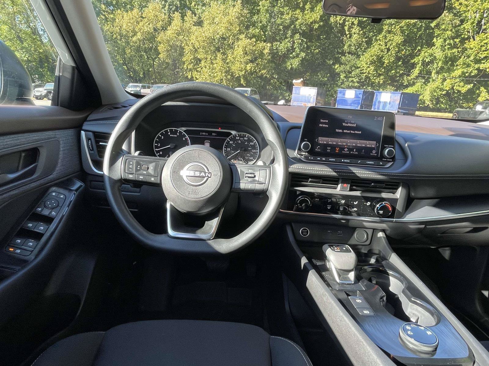 Used 2023 Nissan Rogue S AWD/4WD image 11