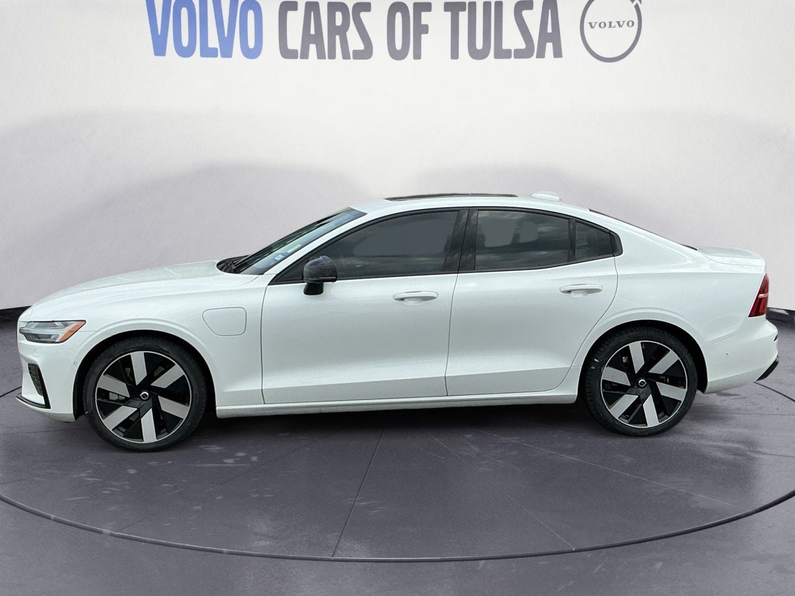 Used 2024 Volvo S60 T8 Plus w/ Climate Package AWD/4WD image 2
