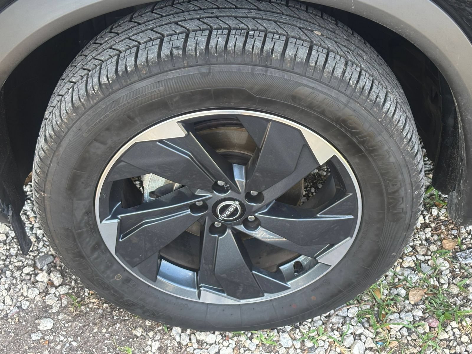 Used 2025 Nissan Rogue SV AWD/4WD image 31