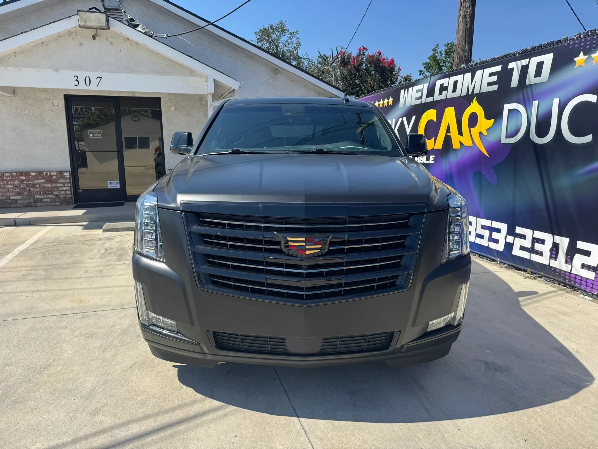 Used 2019 Cadillac Escalade Platinum w/ Escalade Sport Edition AWD/4WD image 8