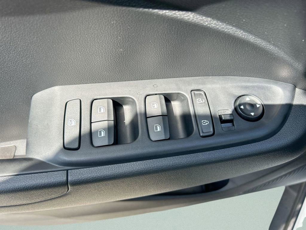 New 2026 Hyundai Venue SE image 22