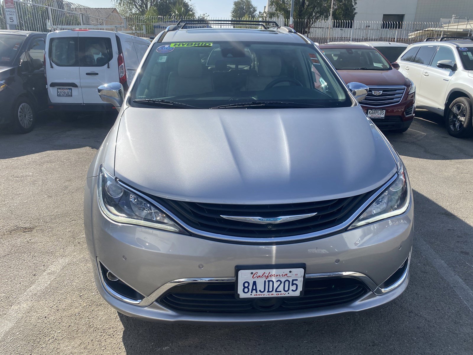 Used 2017 Chrysler Pacifica Platinum image 3