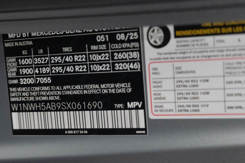Certified 2025 Mercedes-Benz G 63 AMG 4MATIC image 37