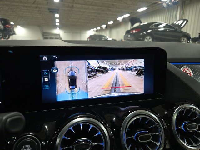 Used 2025 Mercedes-Benz GLA 250 4MATIC image 8