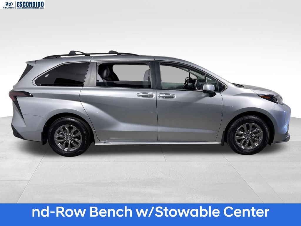Used 2025 Toyota Sienna LE w/ LE Plus Package FWD image 6