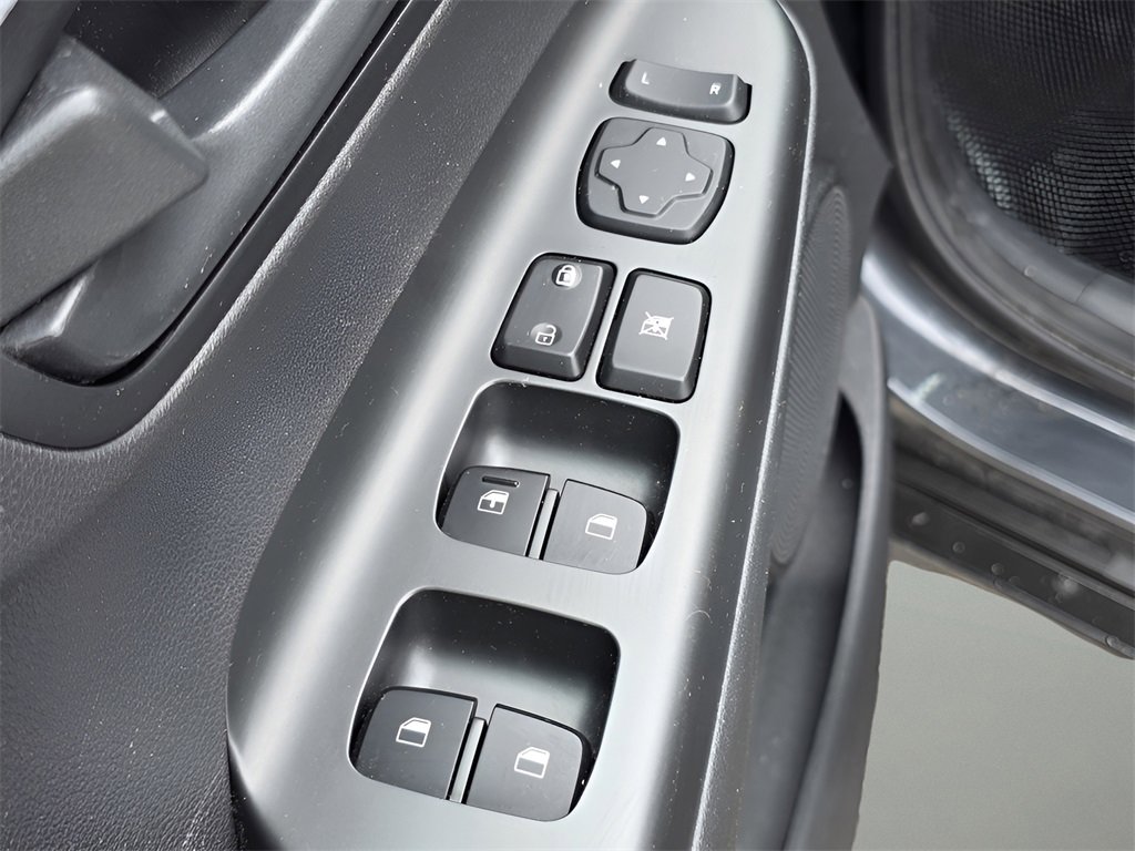 Used 2020 Hyundai Kona SE image 17