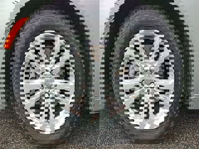 Used 2016 Chrysler 200 Limited image 36