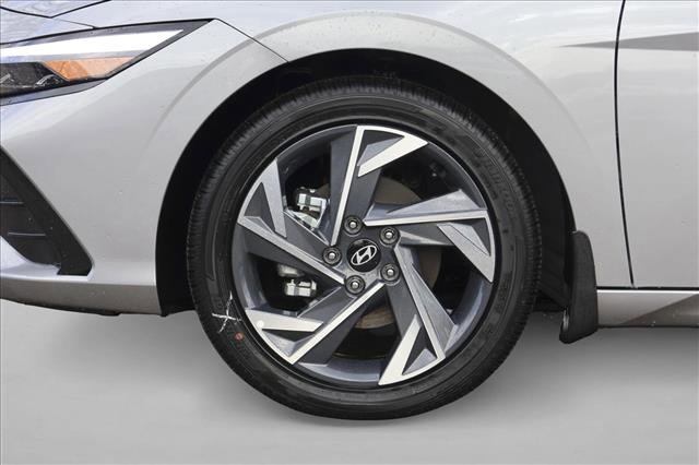 New 2025 Hyundai Elantra SEL image 9