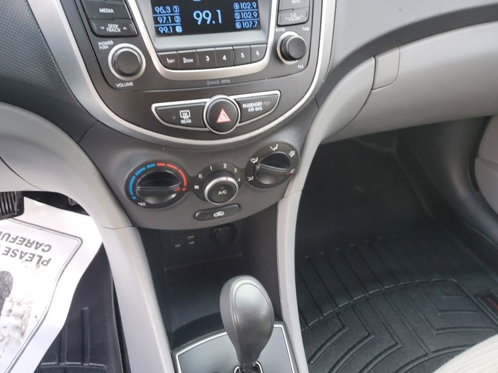Used 2016 Hyundai Accent SE image 18