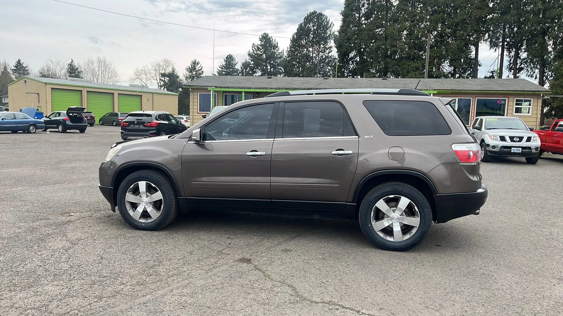 Used 2011 GMC Acadia SLT AWD/4WD image 6