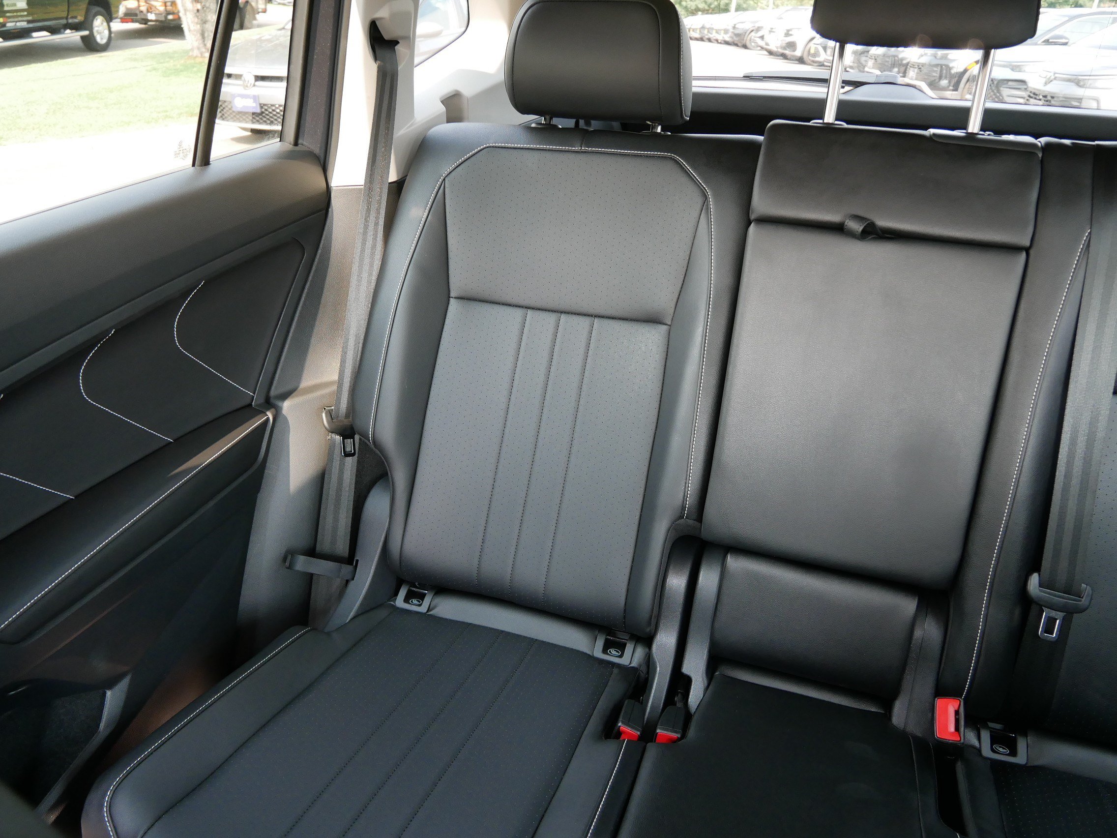 Certified 2024 Volkswagen Tiguan SE AWD/4WD image 12