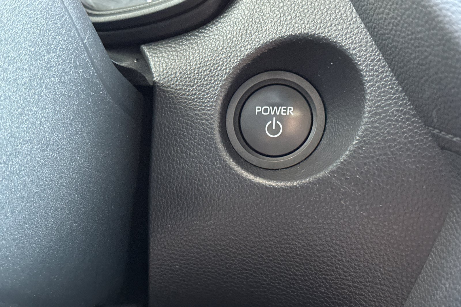 Used 2025 Toyota Corolla Cross AWD Hybrid image 22