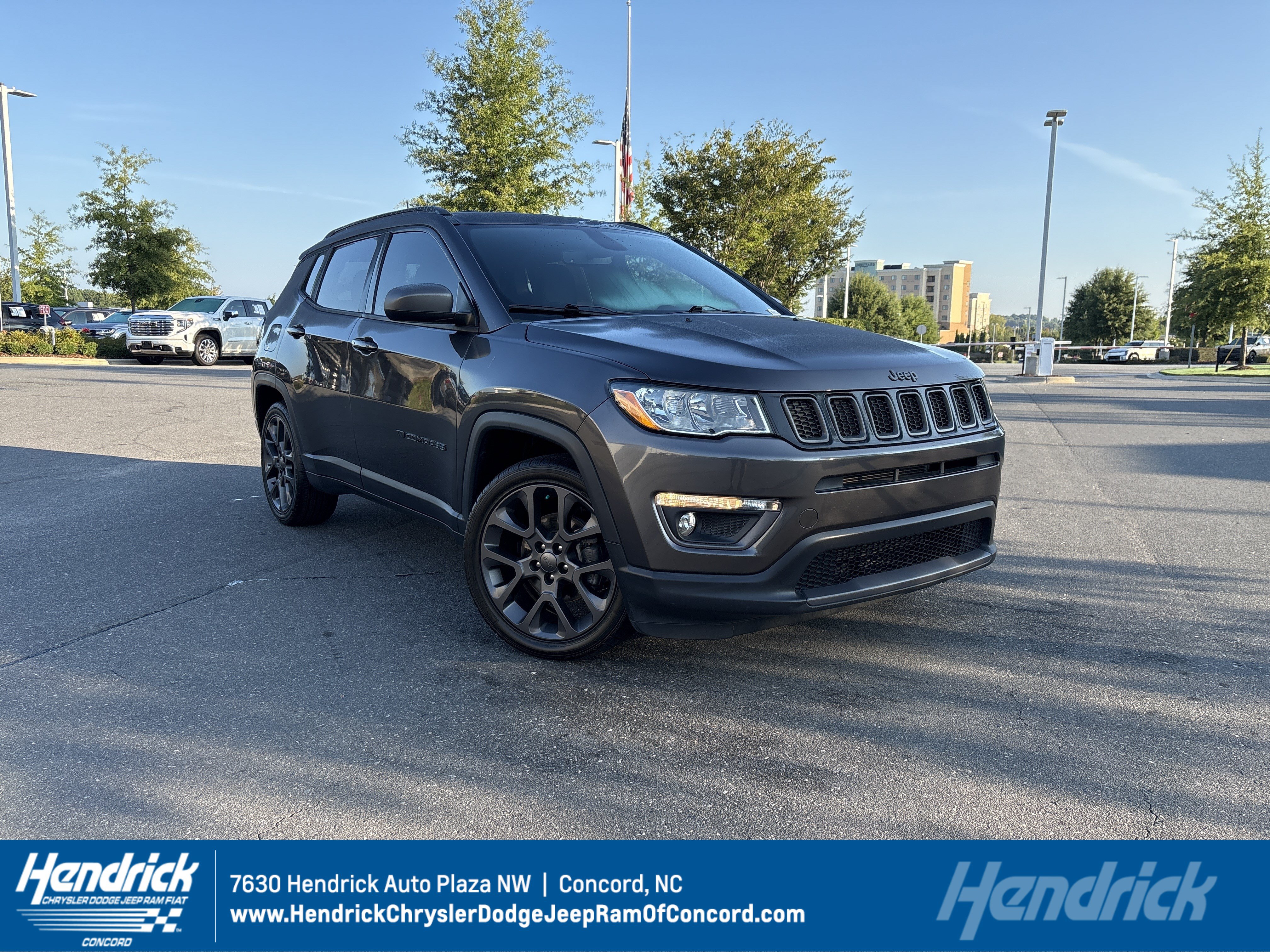 Used 2021 Jeep Compass Latitude FWD image 1