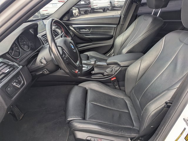 Used 2018 BMW 330e w/ Premium Package image 23