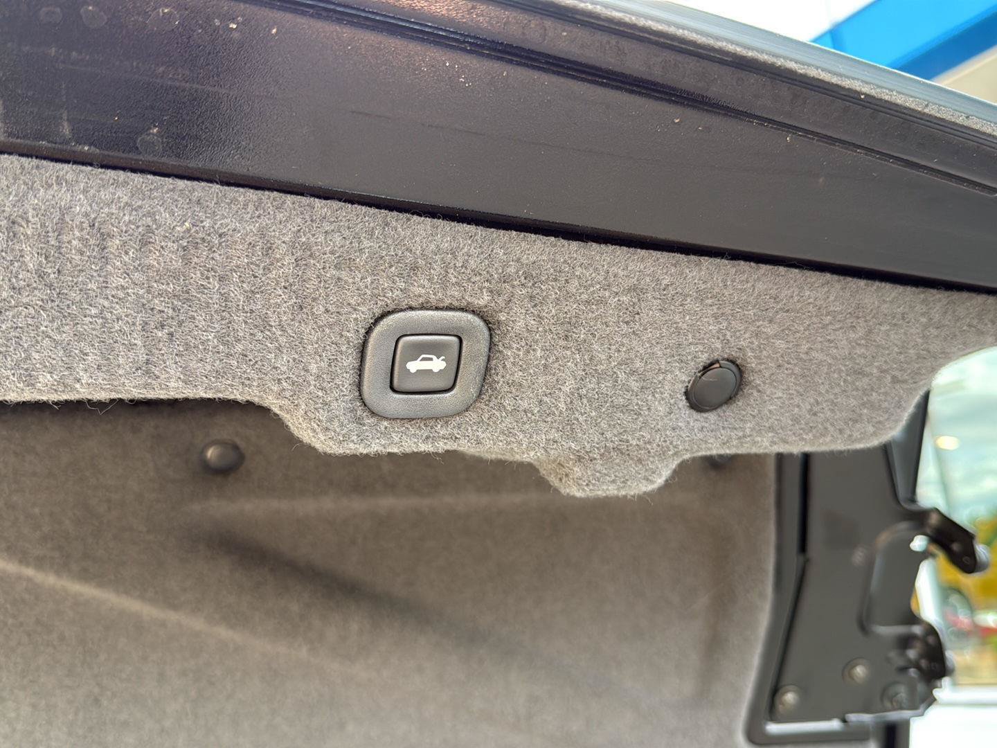 Used 2006 Cadillac XLR RWD image 37