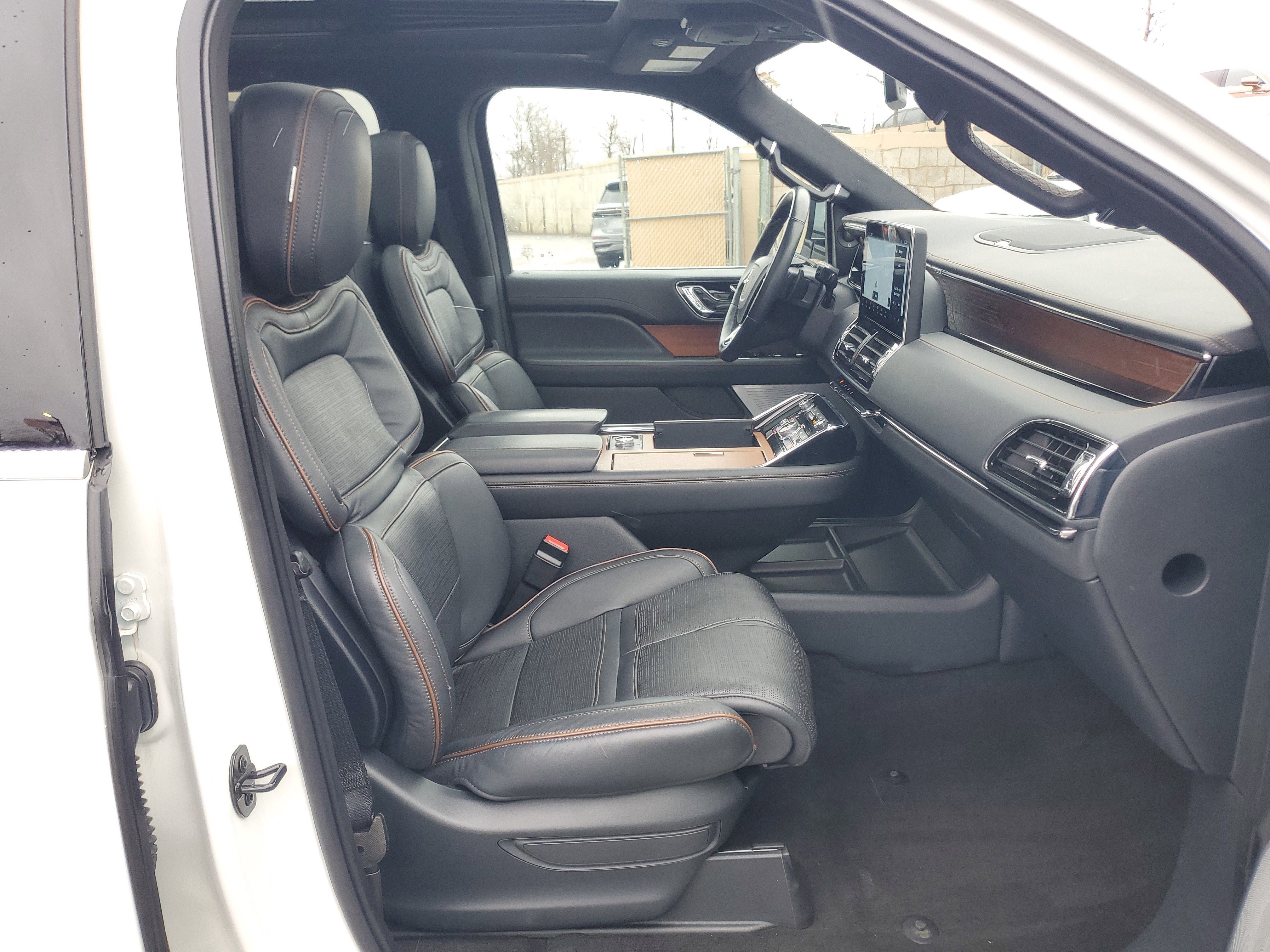 Certified 2023 Lincoln Navigator Black Label AWD/4WD image 9