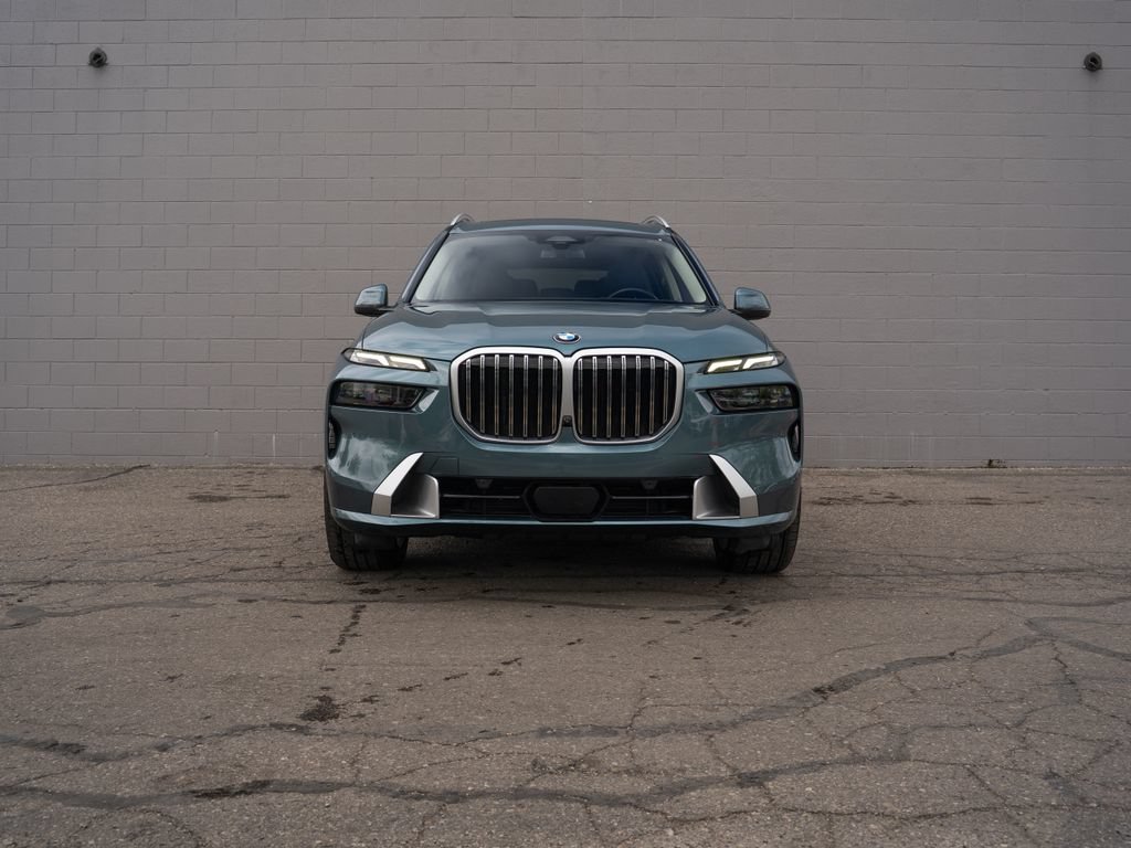 Used 2023 BMW X7 xDrive40i w/ Premium Package AWD/4WD image 10