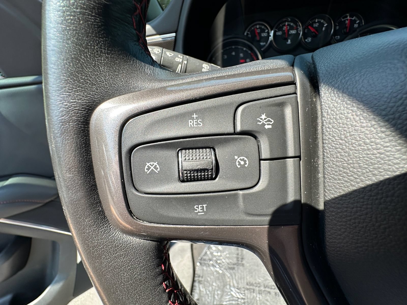 Used 2021 Chevrolet Suburban RST AWD/4WD image 19