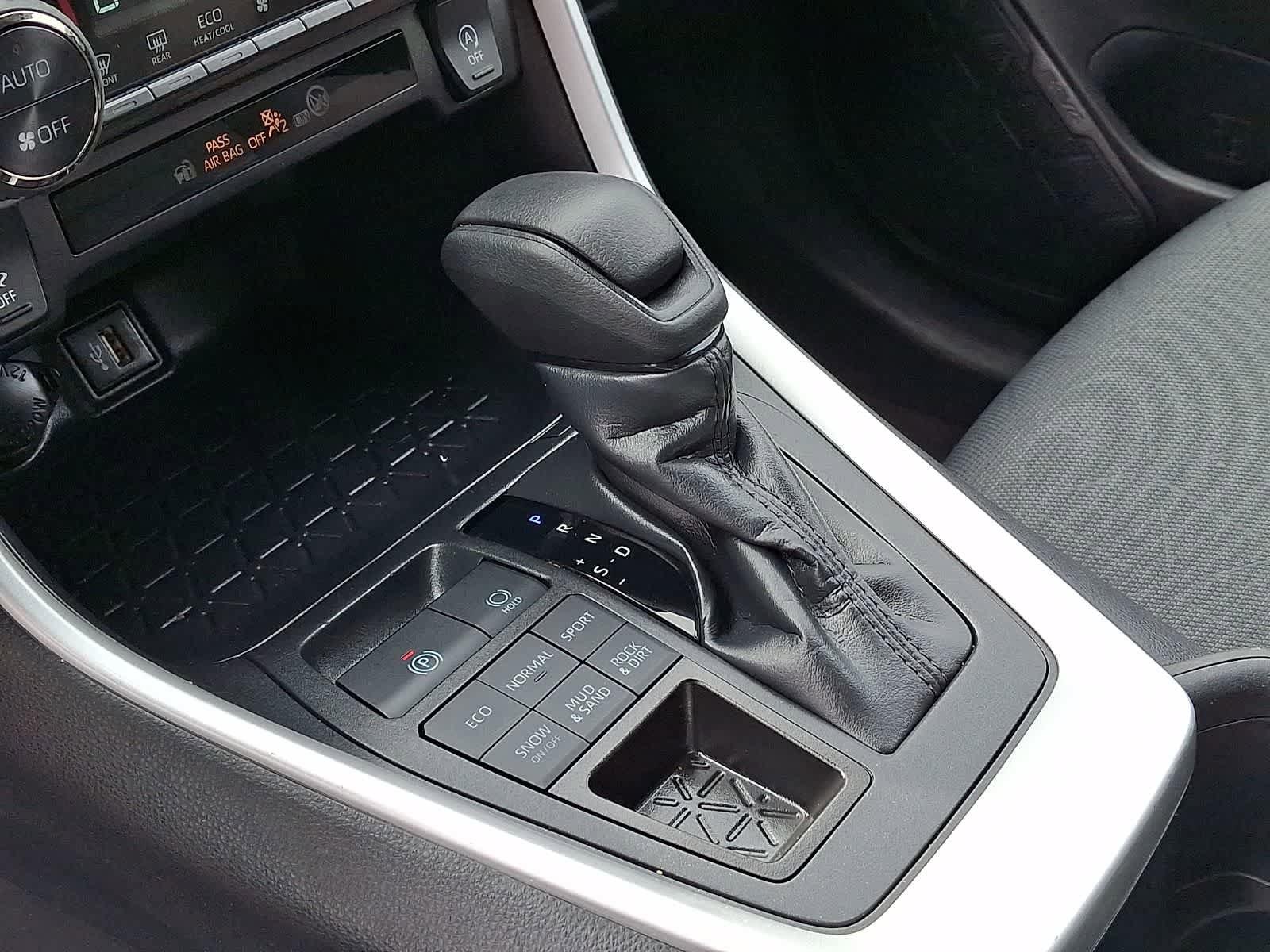 Certified 2025 Toyota RAV4 XLE image 17